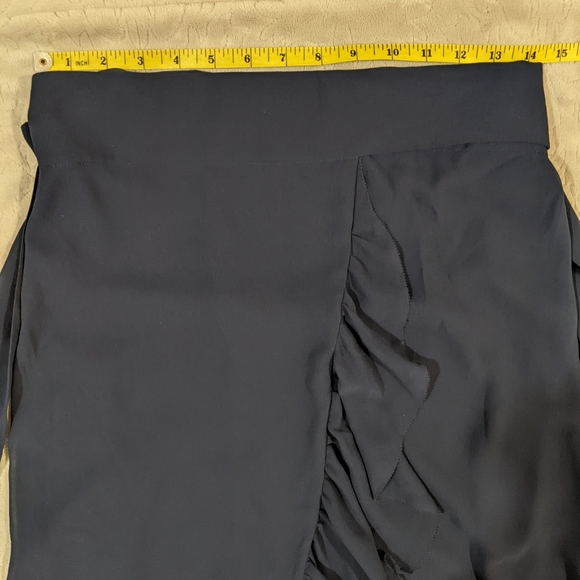 NWOT - XS - Aritzia - Wilfred - Greige Skirt - Navy Blue - Picture 11 of 13